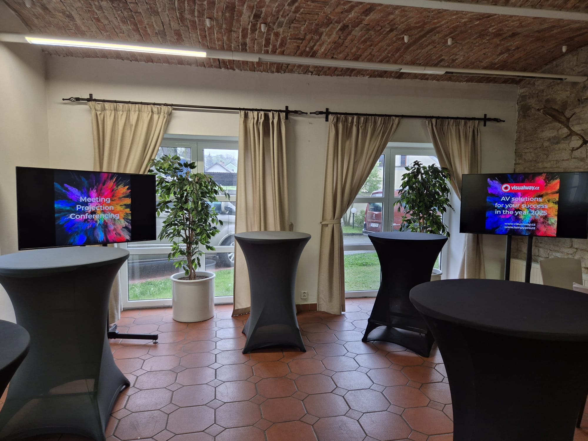 Pronájem AV techniky na zámku lány Visualway
